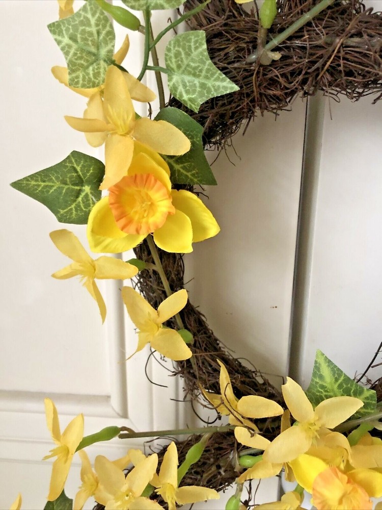 Grapevine Spring Easter Daffodil Bunny Rabbit Shaped Door Wall Hanger Wreath