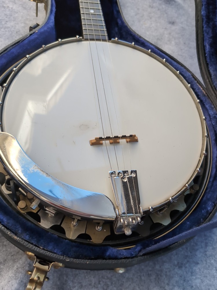 vega banjo 4 string With Case