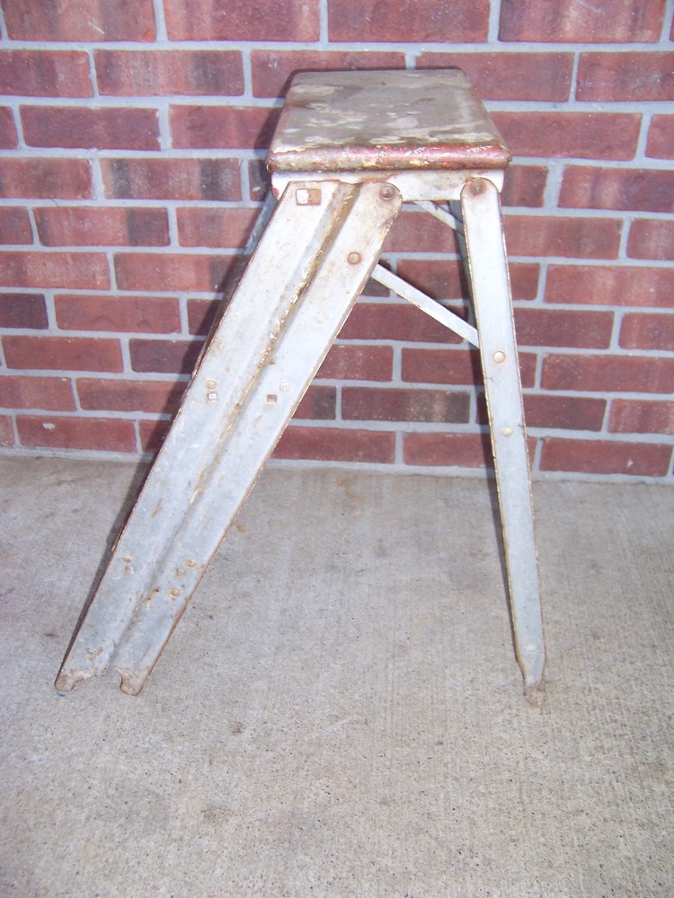 VINTAGE METAL 2 STEP FOLDING STEP STOOL LADDER ..