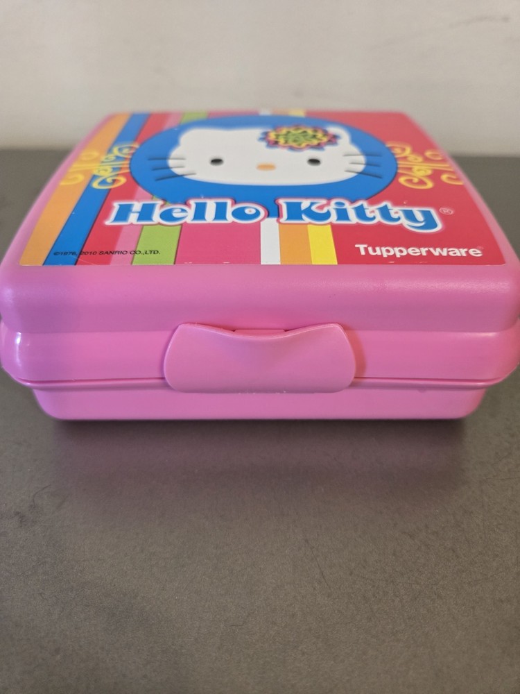 Tupperware Sanrio Hello Kitty Sandwich Keeper