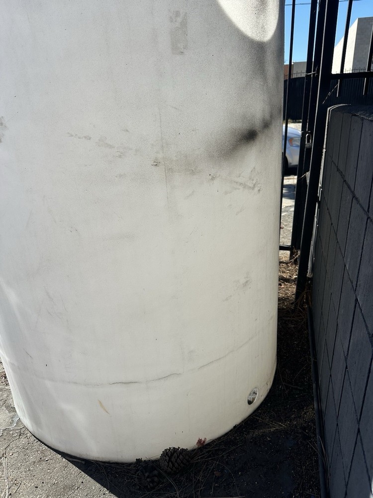 800g Poly Water Storage Tank. Excellent Cond.