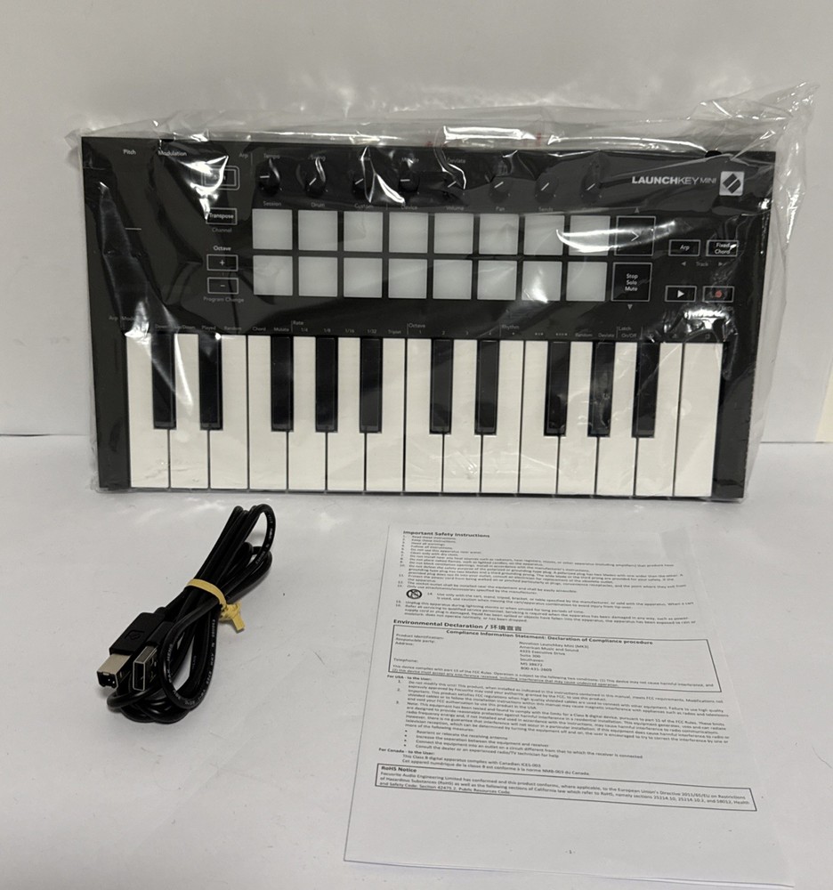 Novation Launchkey Mini Mk3 25 Mini-key Midi Keyboard Controller/Read