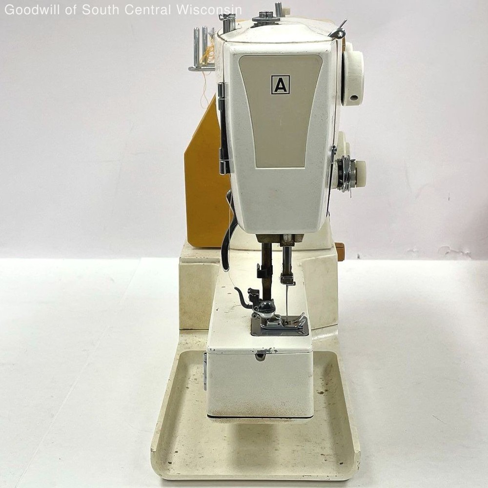 Dressmaker Sewing Machine 2200F ALLYN