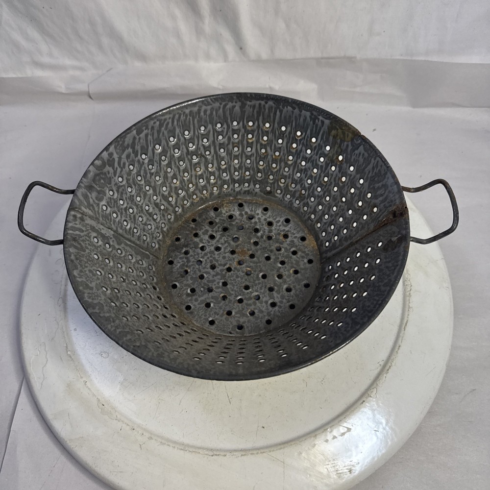 Rustic Enamelware Graniteware Gray Mottled Colander Strainer Footed Base  T74