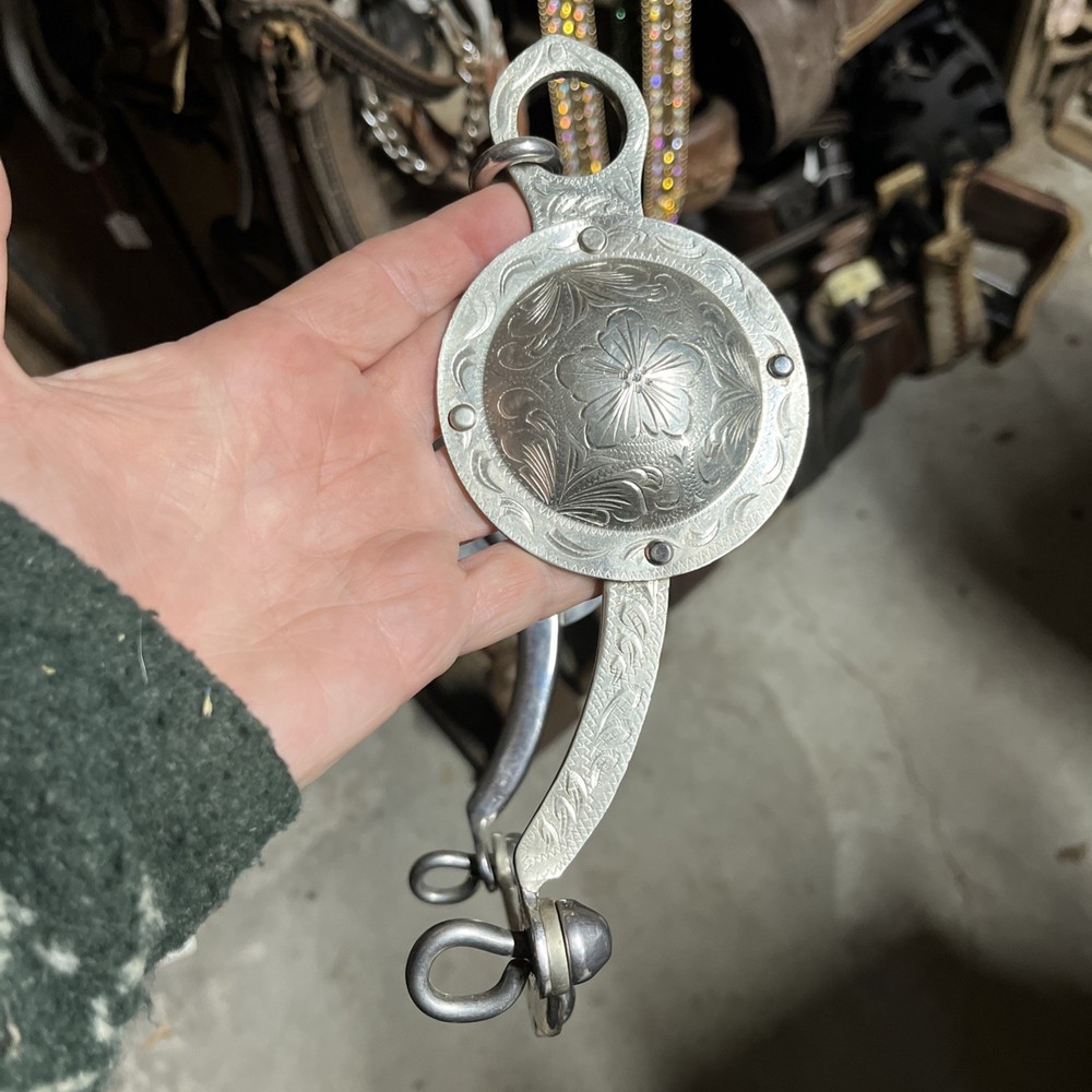 Show Bit Large Concho With Curb Mouth