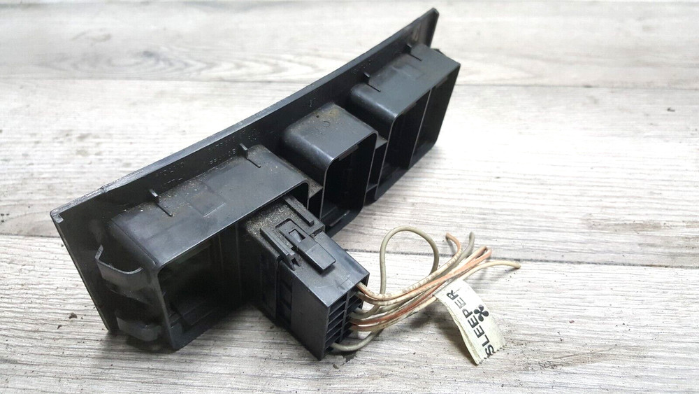 VOLVO SWITCH PANEL 3175616