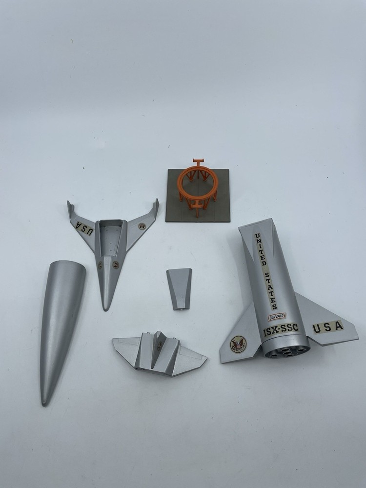 REVELL 1959 CONVAIR SPACE SHUTTLECRAFT MODEL