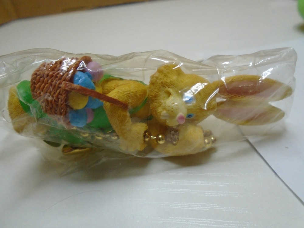 RESIN 3.25" EASTER BUNNY CEILING FAN LIGHT PULL CHAIN NEW (MF49)