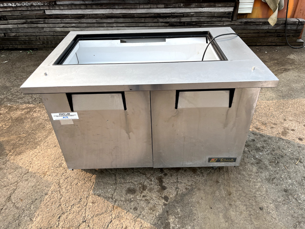 TRUE, Refrigerated Prep Table, TSSU-48-18M-B