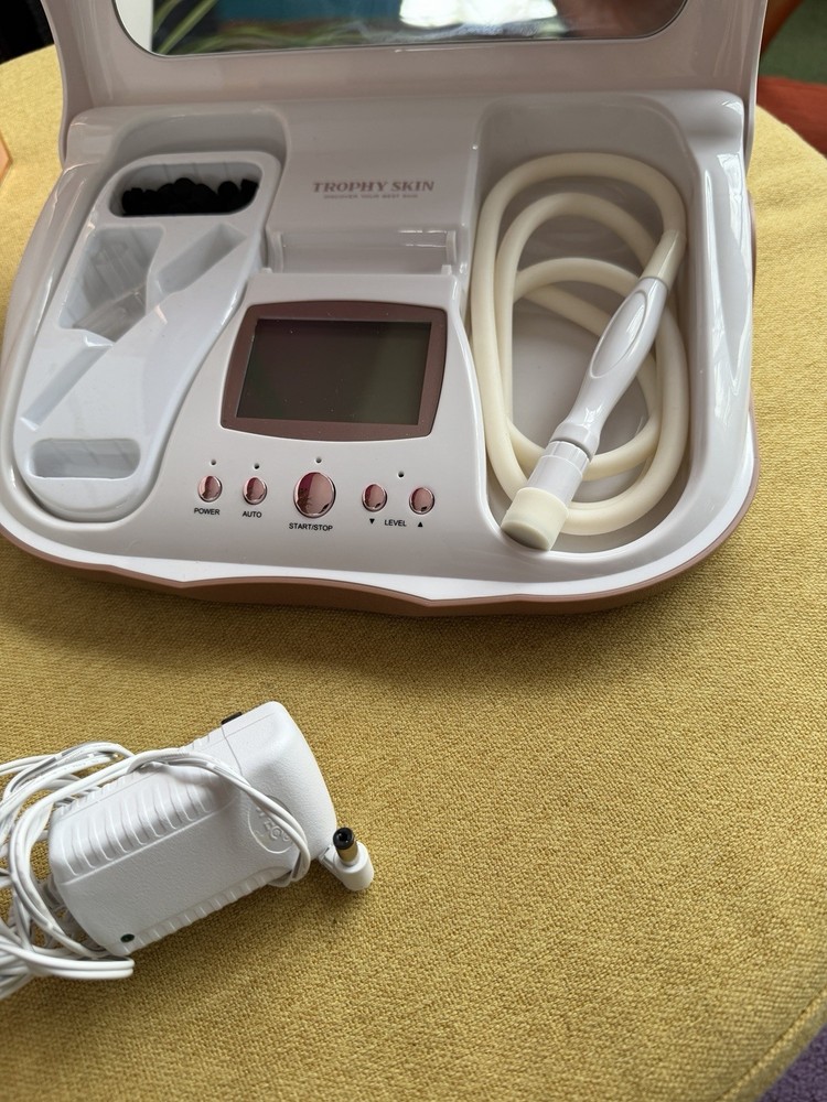 Trophy Skin MicrodermMD Diamond Microdermabrasion System Auto Mode LCD