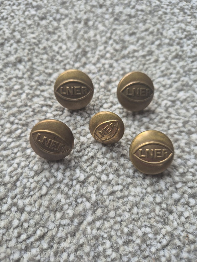 5 x LNER Railway Company Button Original