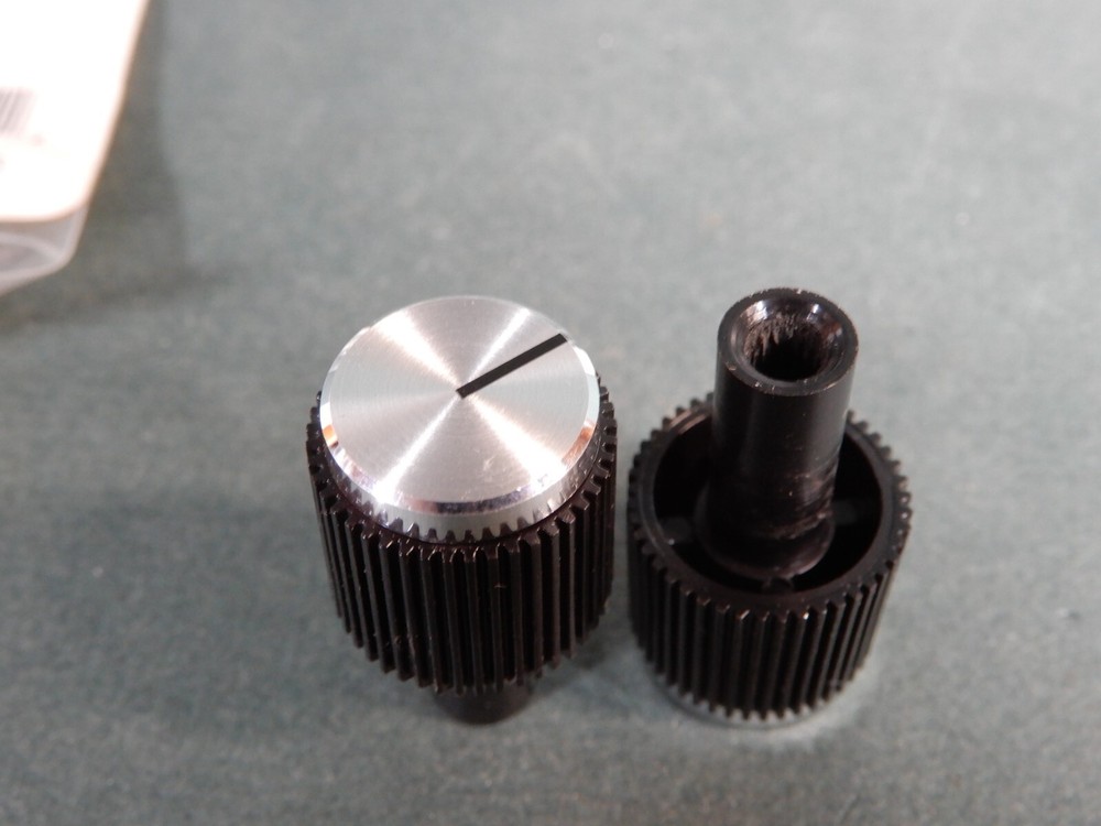 Warner 591-9002 Equipment Knobs Qty 7 NOS