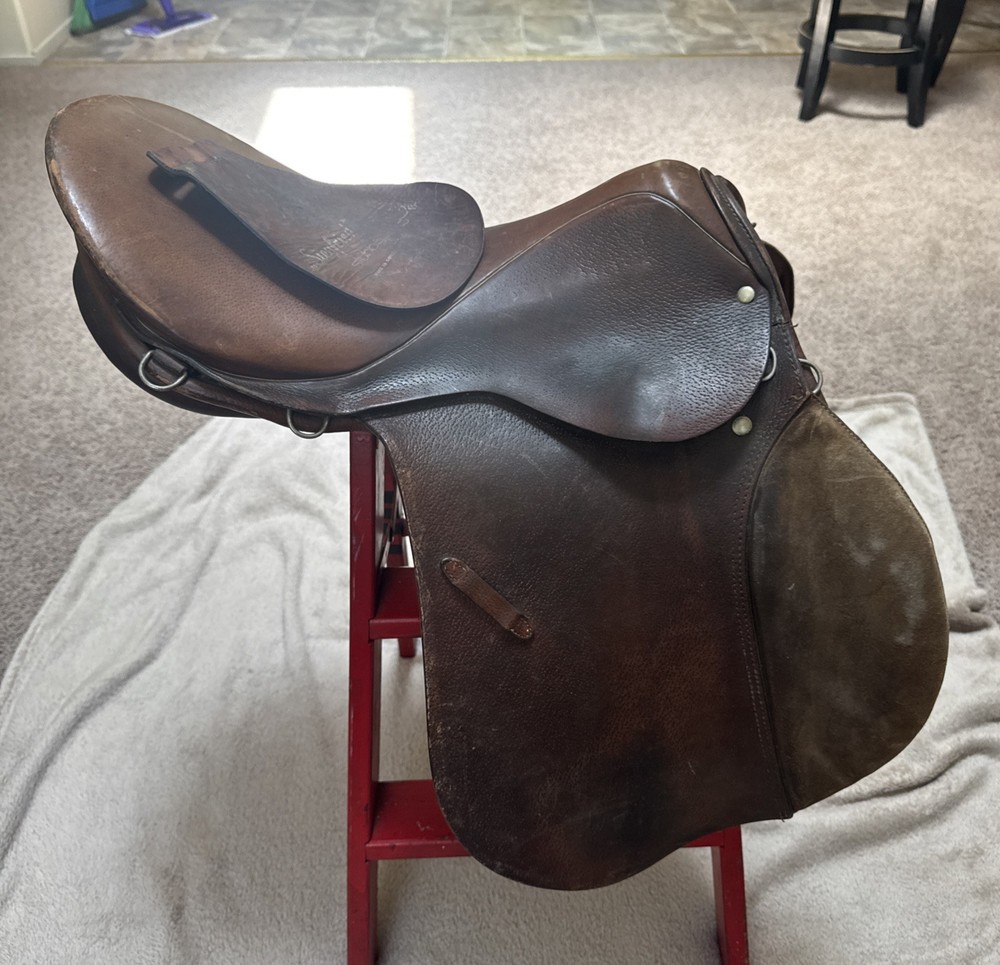 Stubben Siegfried Extra Jump Saddle 17"
