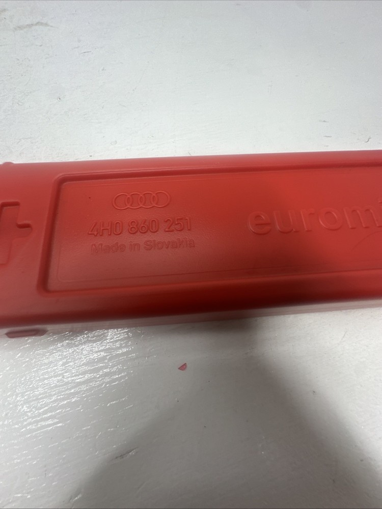 # AUDI A8 2012 WARNING TRIANGLE 4H0860251