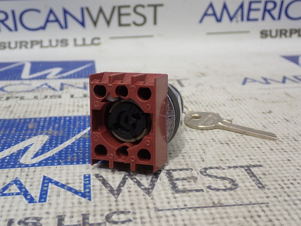 Siemens 2 Postion Keyed Selector Switch Spring Return