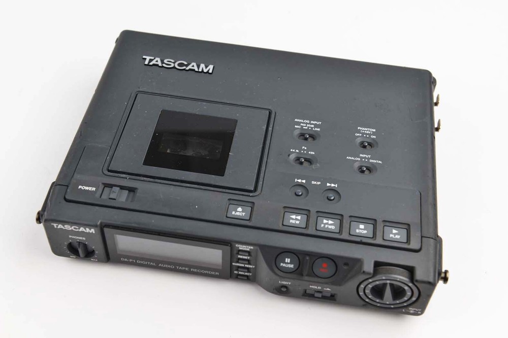 TASCAM DA-P1 Portable DAT Recorder + Soft Case