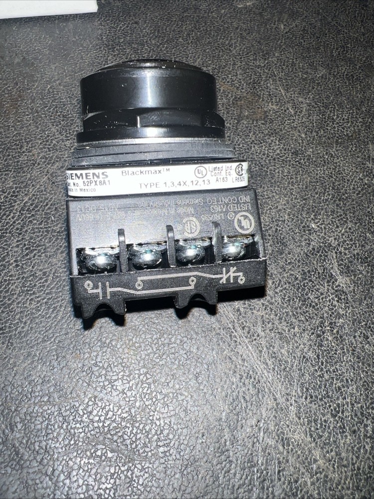 SIEMENS 52PX8A1A Non-Illuminated Push Button,30mm,Epoxy