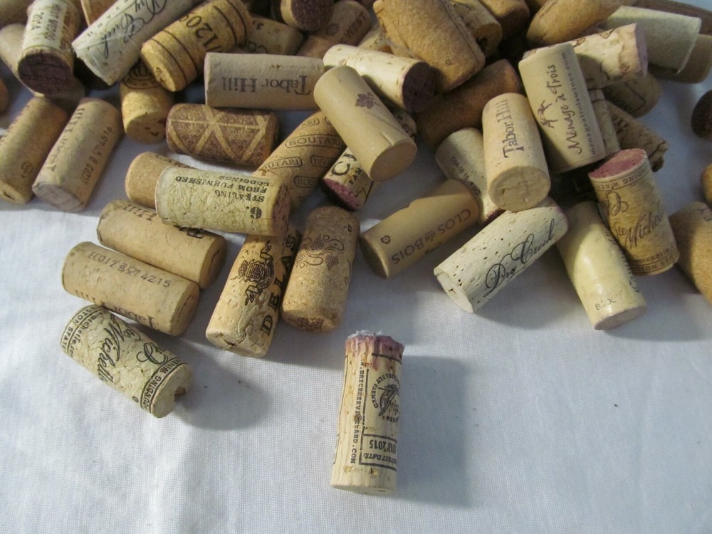 (113) Assorted Wine Corks for Crafts