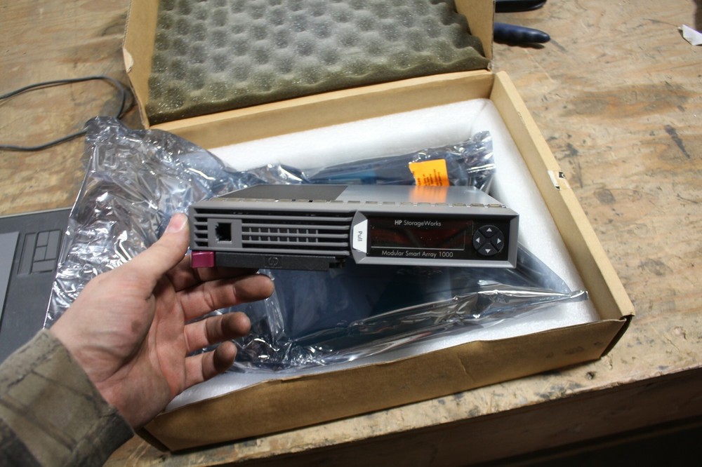 HP StorageWorks 1000 Modular Smart Array, 70-40452-12, 218231-B22 NEW
