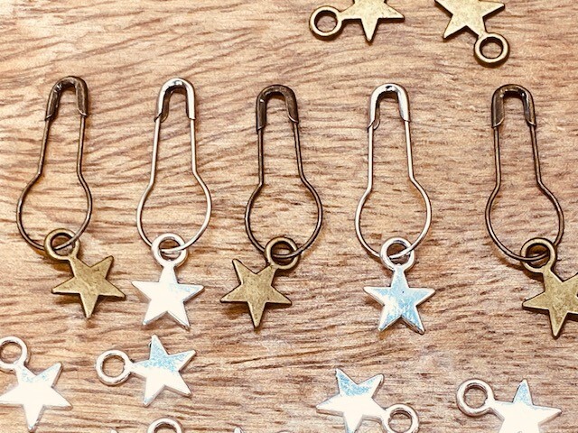 Silver bulb safety pins (100)