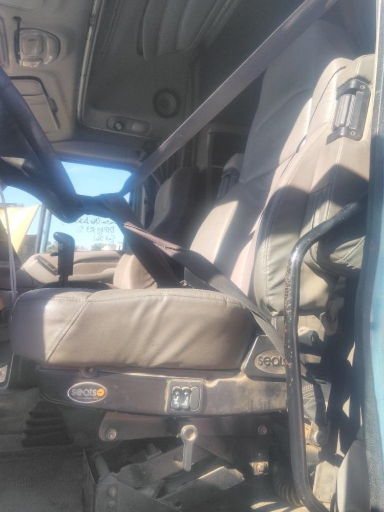 Replaces 2007 PETERBILT 387 FRONT SEAT , GA