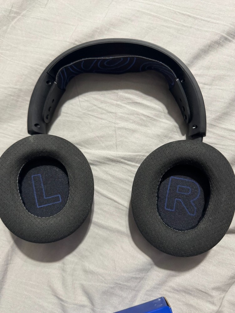 SteelSeries Arctis Nova 5P Wireless Bluetooth Over-Ear Headset Black