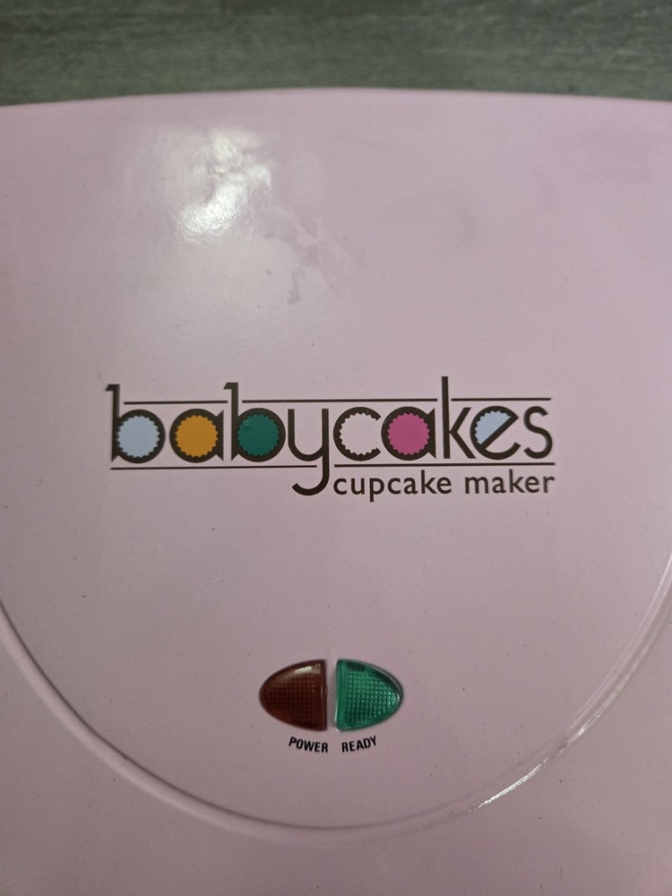 Babycakes Cupcake Maker - 8 Cupcakes Non-Stick Baker - Pink