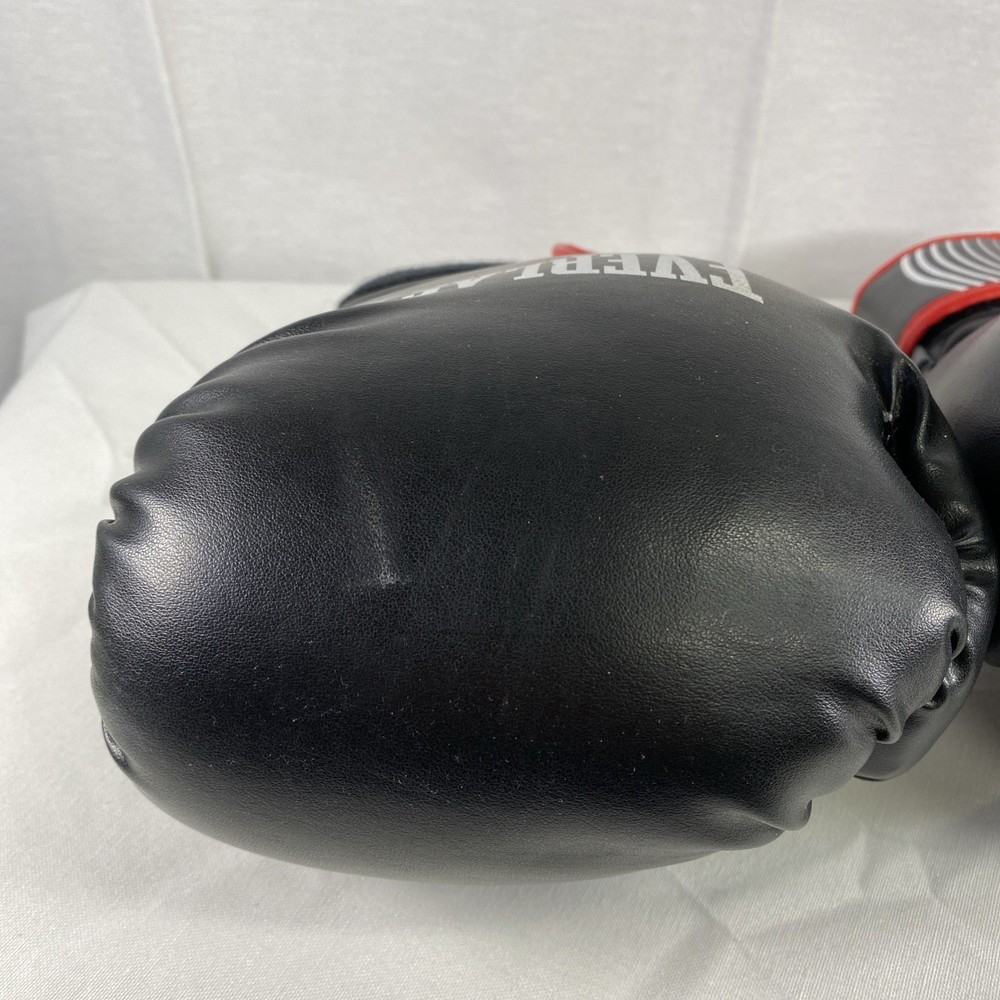 Everlast 14 oz Sparing Boxing Core Training Gloves Black Red hook loop Closure