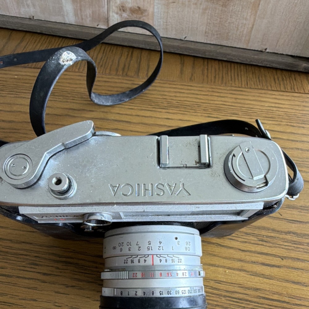 Yashica Lynx 5000E Vintage Rangefinder Camera Silver Black with Case