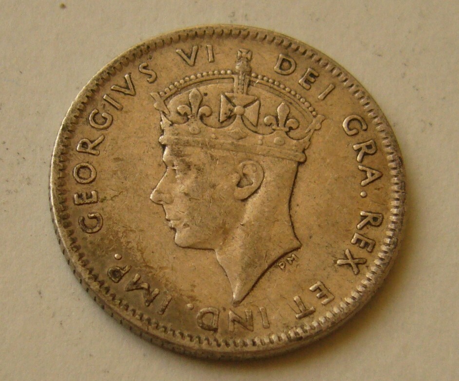 1942 c Newfoundland 10 Cent Silver Coin