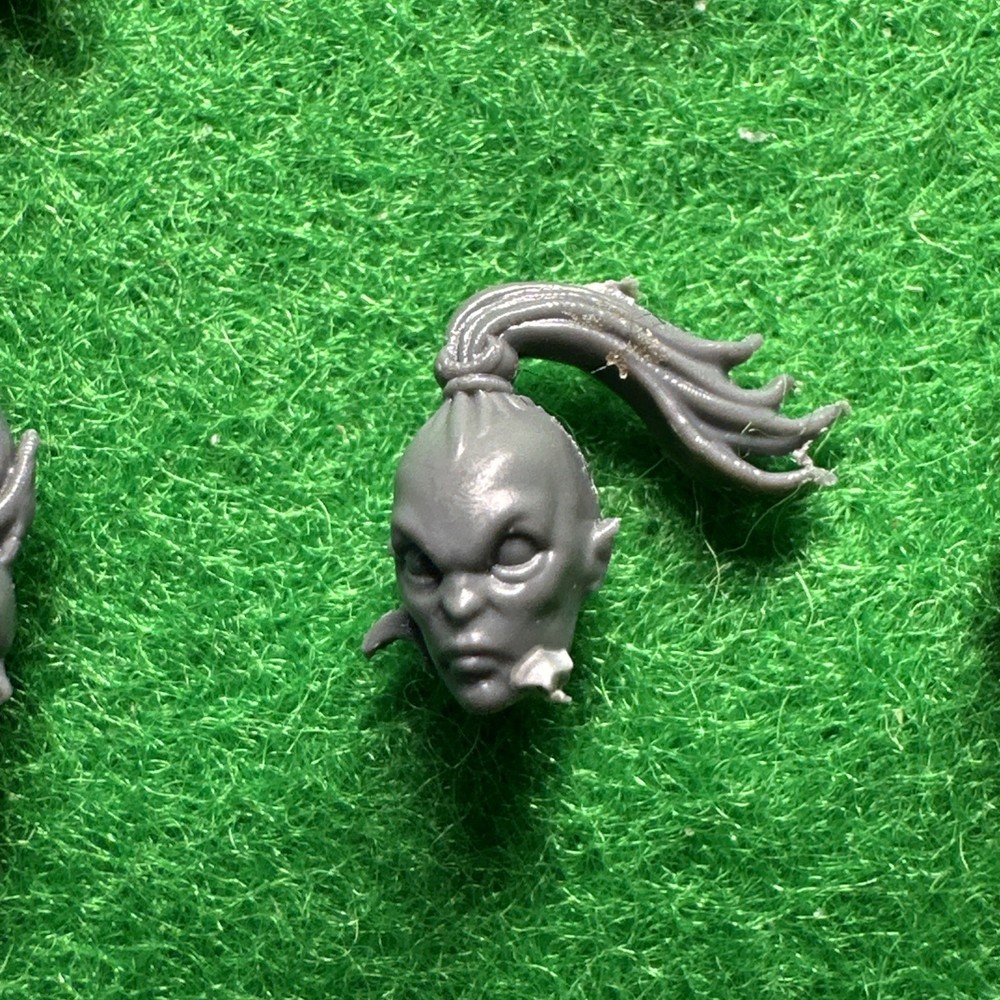 Warhammer Chaos Daemons Slaanesh Daemonettes Heads Bit Lot Head Bits Bundle 🟢