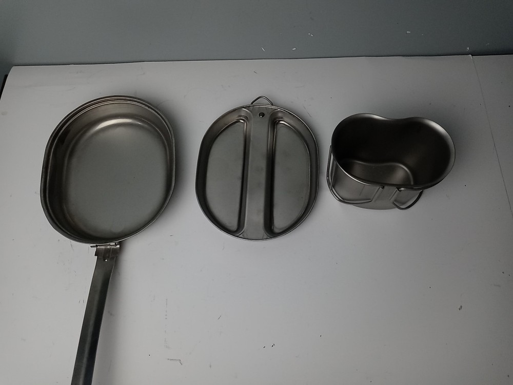 U.S. Metal Mess /Canteen Cup- Dated 1982 Set