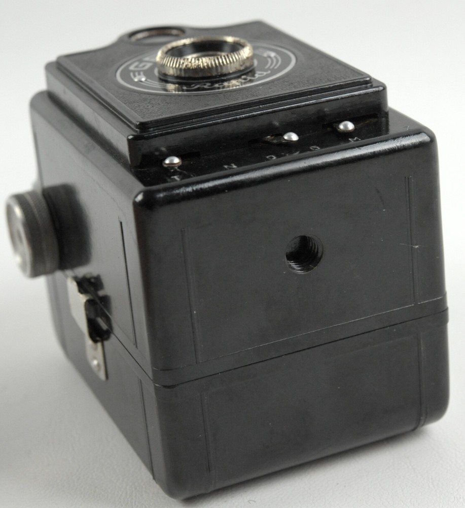 Genos Rapid Box camera Bakelite camera