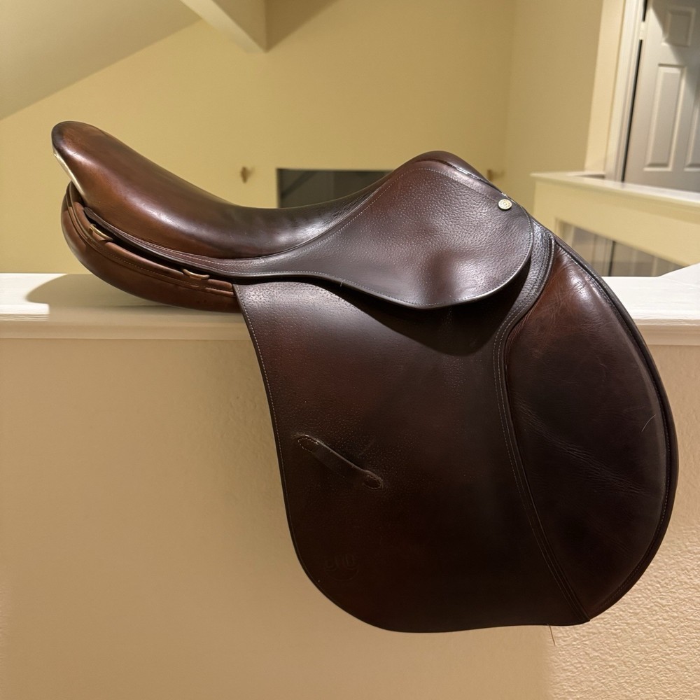17.5” Bruno Delgrange Jump Saddle