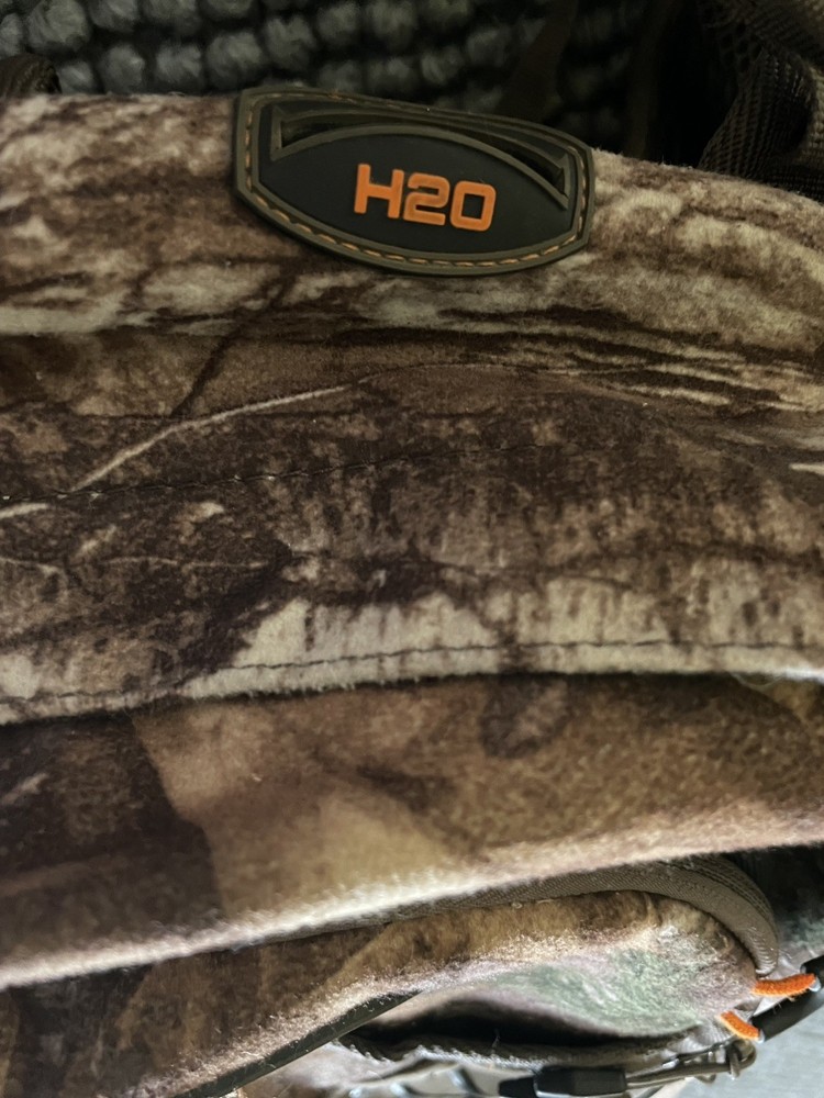 Game Winner Hunting Hydration Backpack Camo Thick Padding Metal Frame Rain Fly