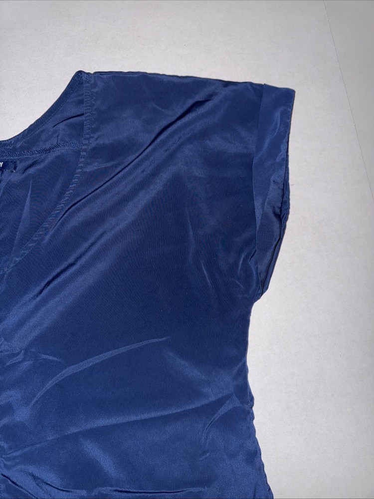 Old Navy Women’s Medium Scrub Top Blue
