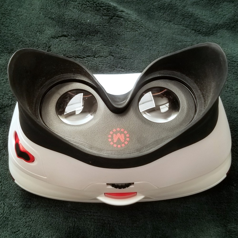 Mattel View Master Virtual Reality Deluxe VR Viewer ONLY, White Red