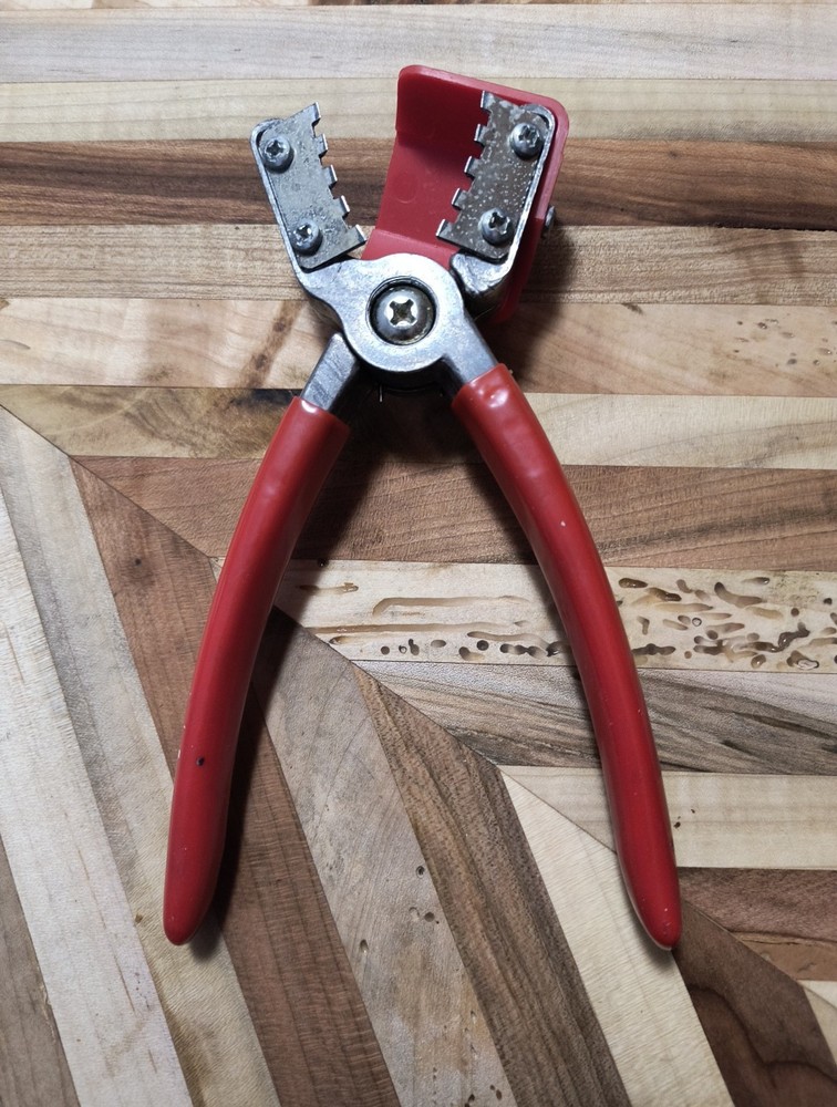 The Texan York Nut Sheller - Nut Cracker