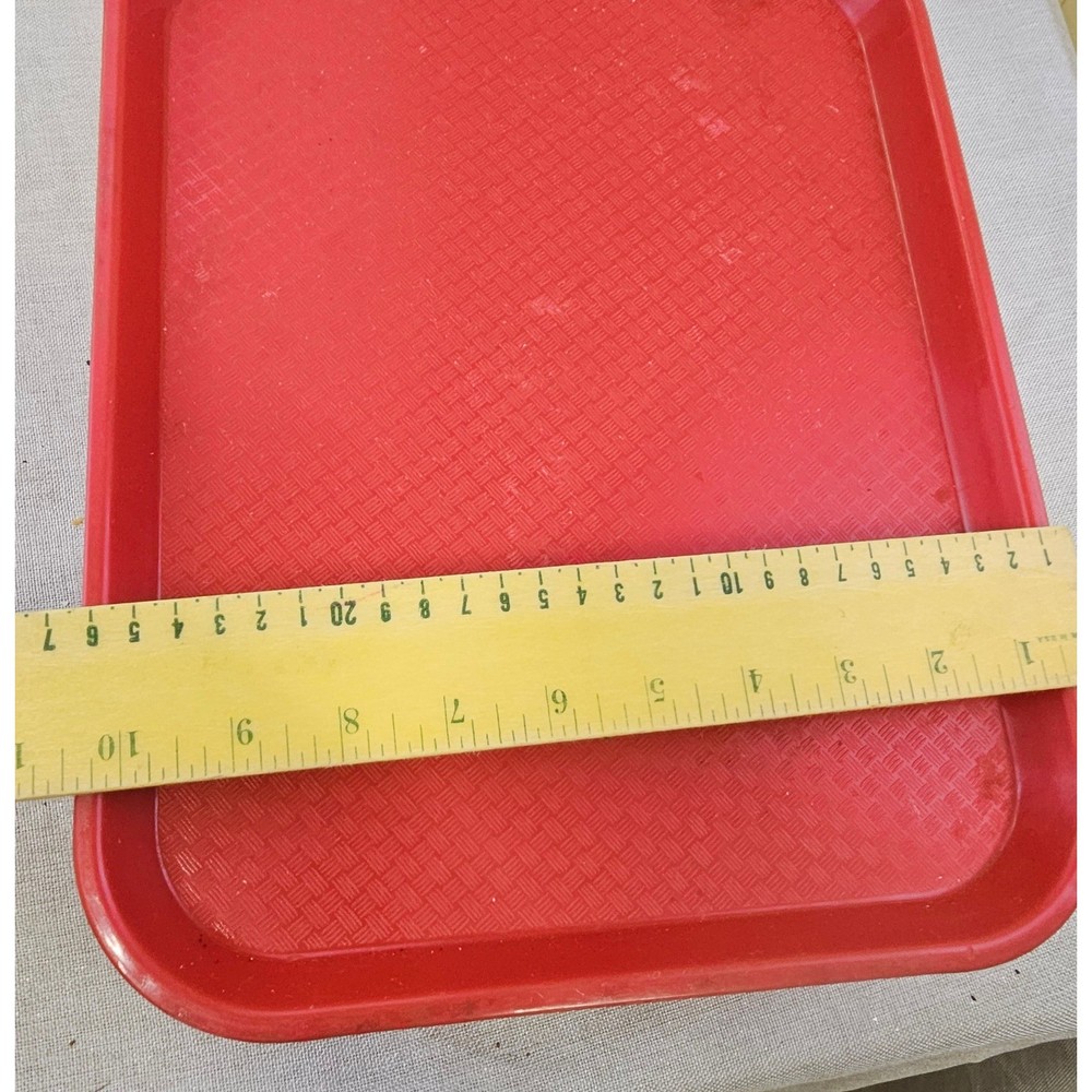 13- Red Thunder Group Polypropylene Serving Trays PLFFT1014RD 10 1/2"×13 5/8"