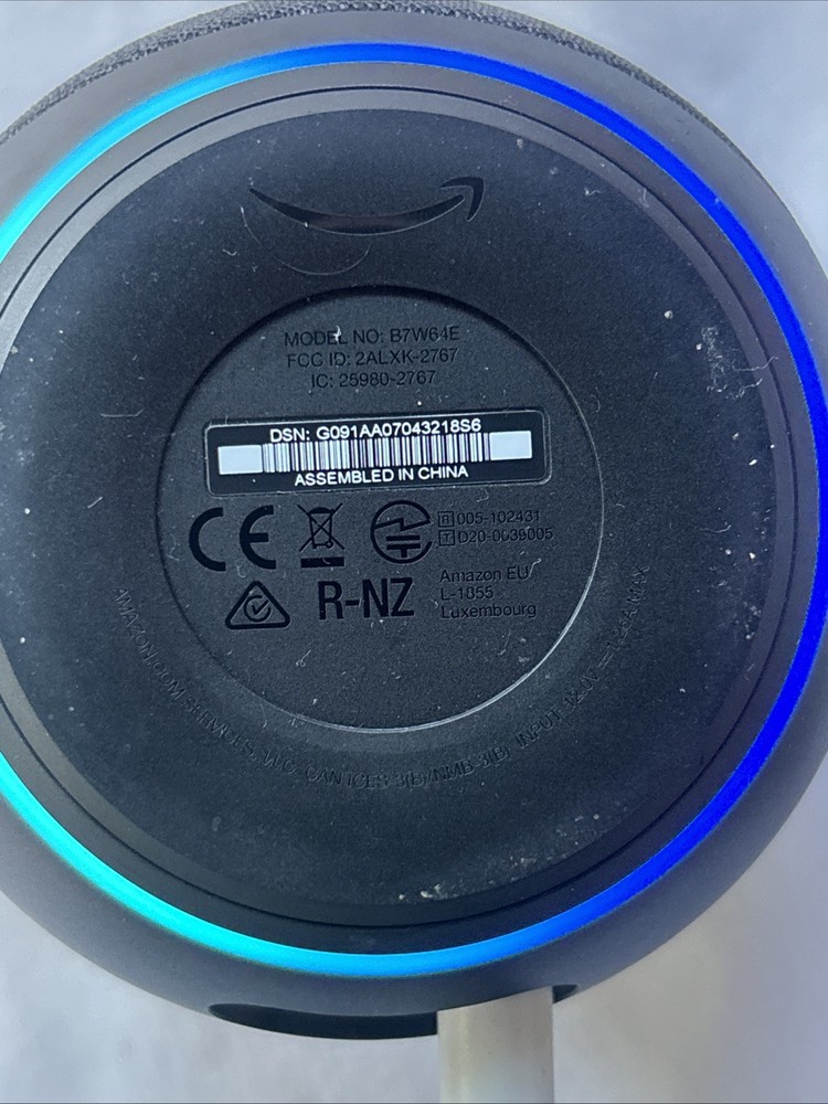 Amazon Echo Dot 4th Gen Smart Speaker Charcoal Model B7W64E with Charger