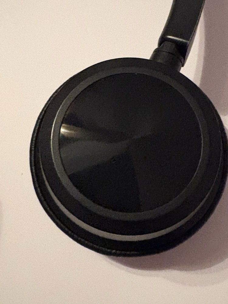 poly voyager focus 2 uc wireless headset