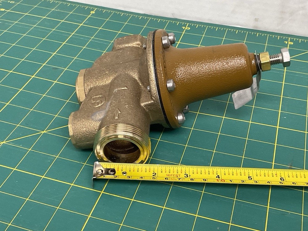 Watts LF25AUB-Z3 Water Pressure Reducing Valve 1-1/2" Inch Pipe Size