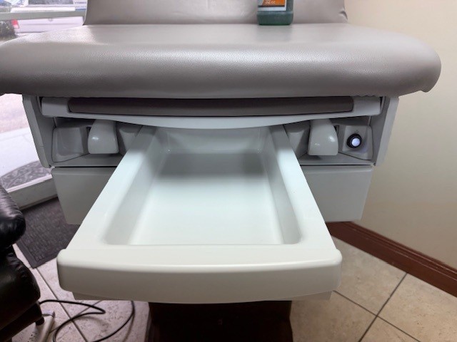 Midmark Ritter 224 Exam Table