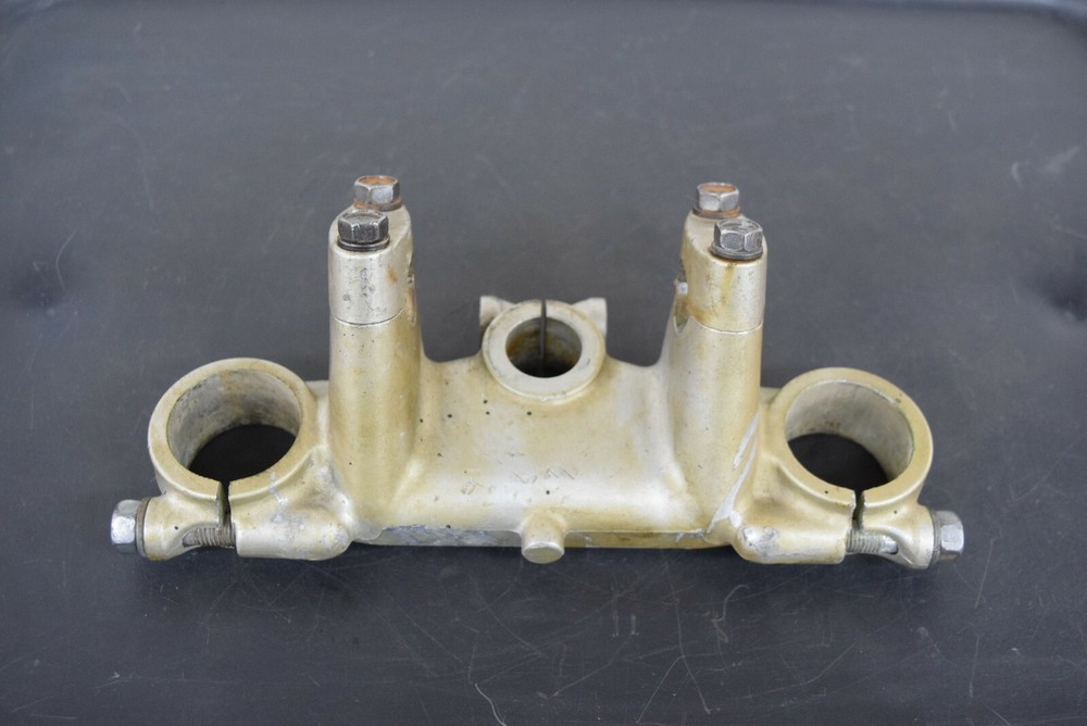 SUZUKI 1982 1983 PE175 PE 175 FORK STEERING UPPER TRIPLE TREE CLAMP STEM BRACKET