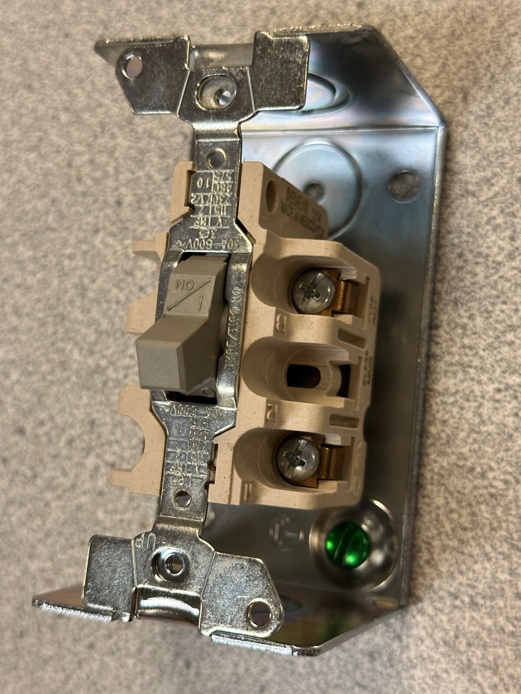NEW Siemens MMSKG1, Manual Switch, Toggle, 2-Pole, Nema Type 1