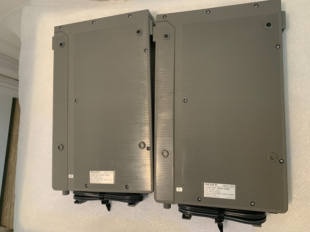 vintage  sony bcp-220  (2)  pack case  UNTESTED