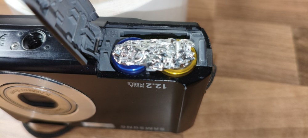 Samsung ES17 12.2 MP Digital Camera - Black # STILL WORKING # Read Description