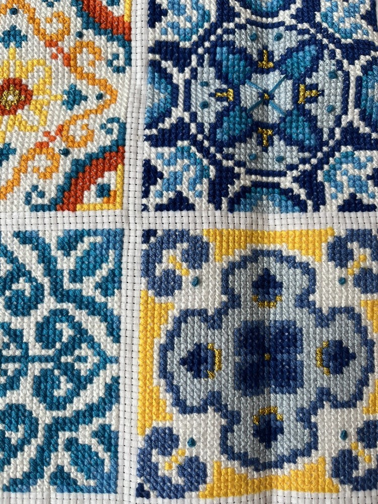 completed finished cross stitch Moroccan pattern Decoration 16''x 16'' Unframed