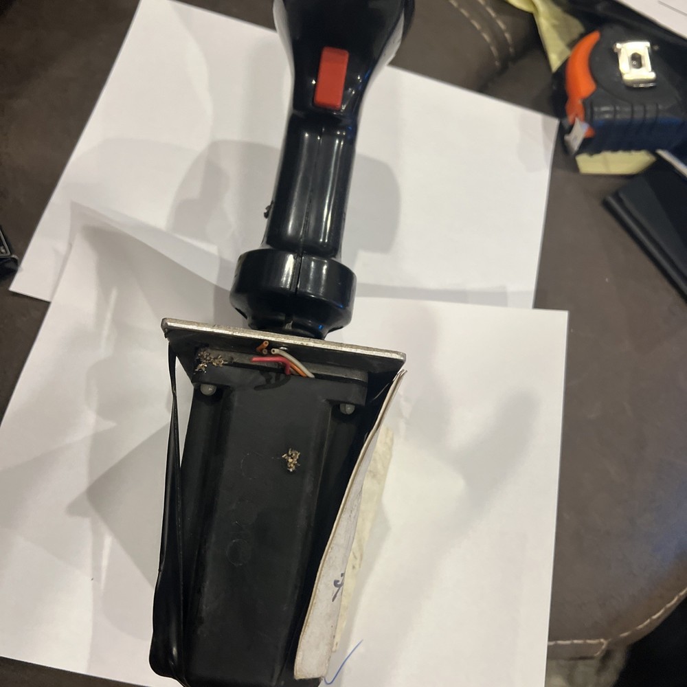 Sauer Danfoss Control Handle MCH26BM1400, Pre Owned.