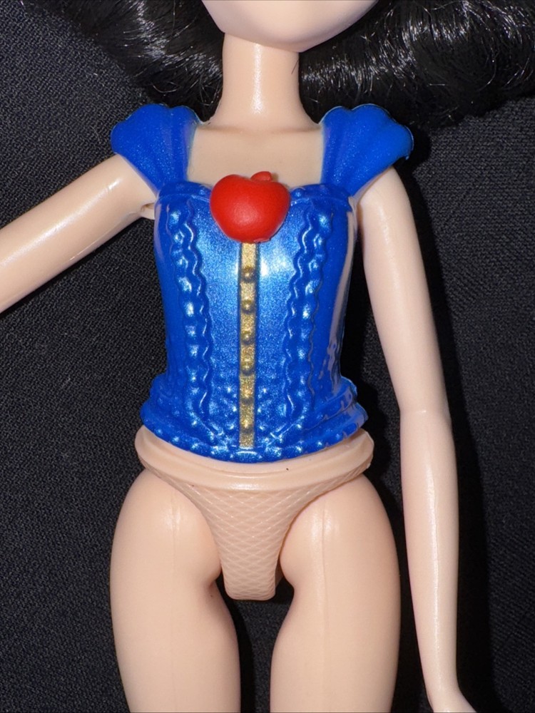 2016 Hasbro Snow White Replacement Doll for Stir N Bake Kitchen Playset